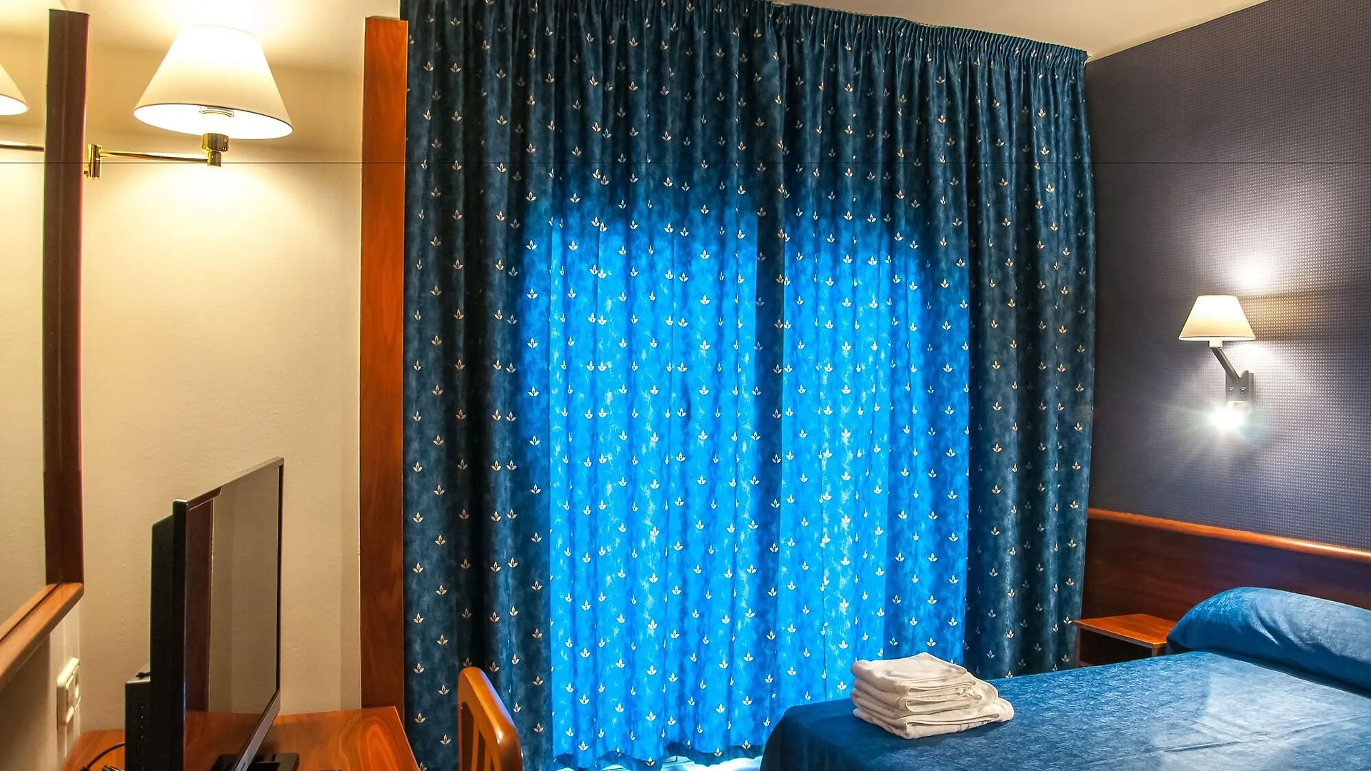 Hotel Acacias Suites & Spa Lloret de Mar 4*,  Hiszpania